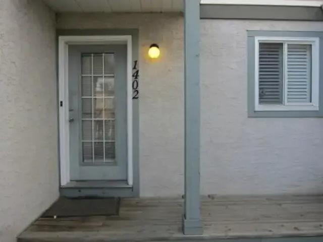 For Rent 3 Bedroom Townhouse Calgary AB DS105150561