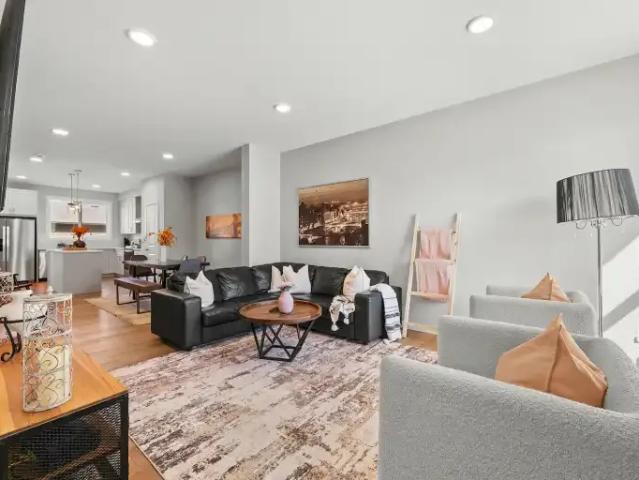 For Rent 3 Bedroom Townhouse Calgary AB DS105150597