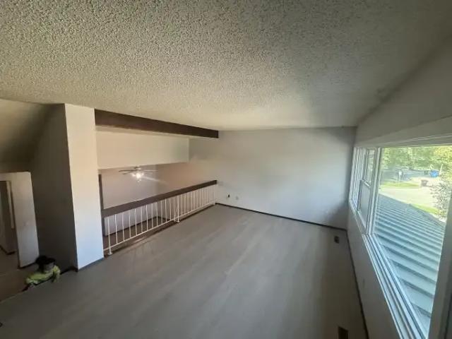 For Rent 3 Bedroom Townhouse Calgary AB DS105167404