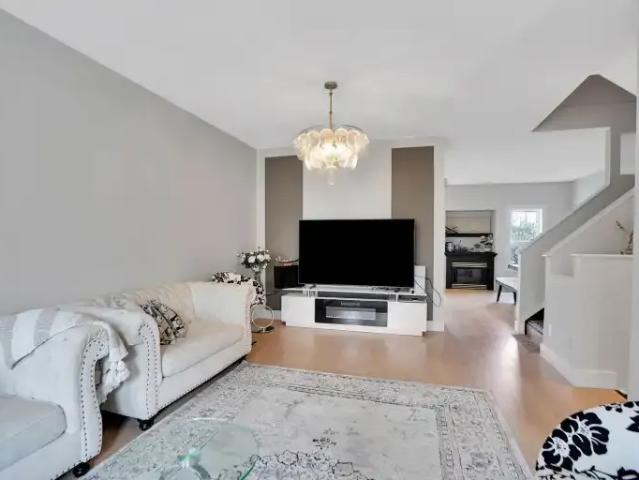 For Rent 3 Bedroom Townhouse Calgary AB DS105226653