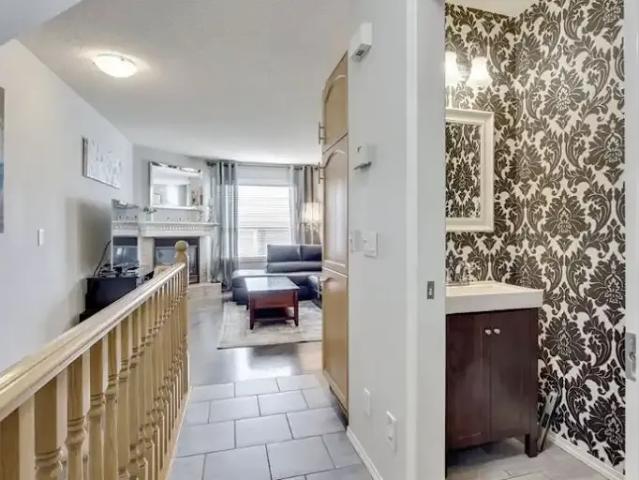 For Rent 3 Bedroom Townhouse Calgary AB DS105282056