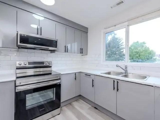 For Rent 3 Bedroom Townhouse Calgary AB DS105359751