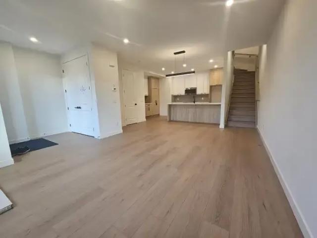 For Rent 3 Bedroom Townhouse Calgary AB DS106077208