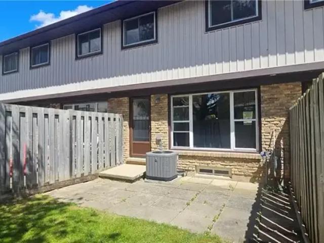 For Rent 3 Bedroom Townhouse Cambridge ON DS102306696