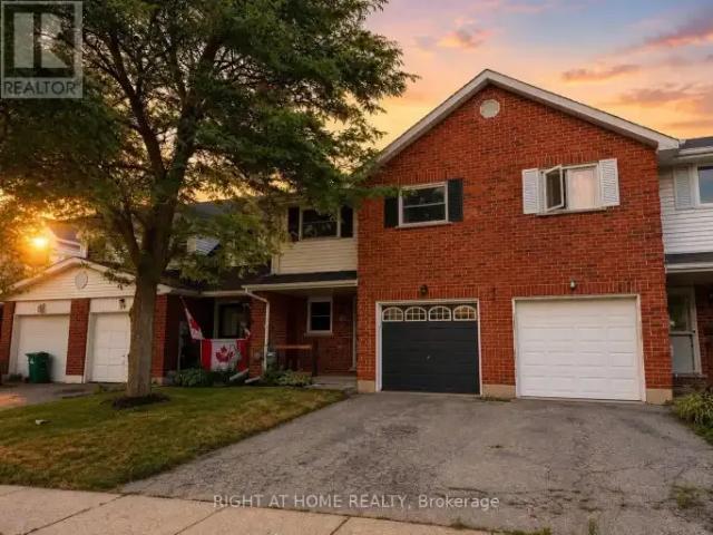 For Rent 3 Bedroom Townhouse Cambridge ON DS104711646