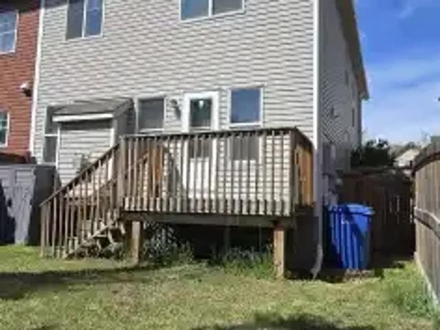 For Rent 3 Bedroom Townhouse Chestermere AB DS105804256