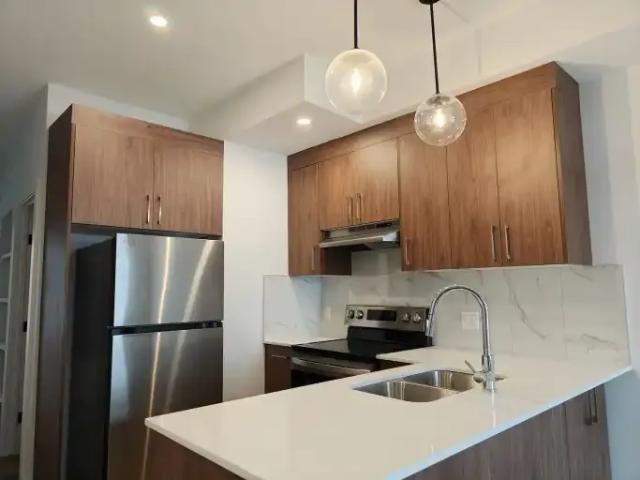 For Rent 3 Bedroom Townhouse Cochrane AB DS105309332