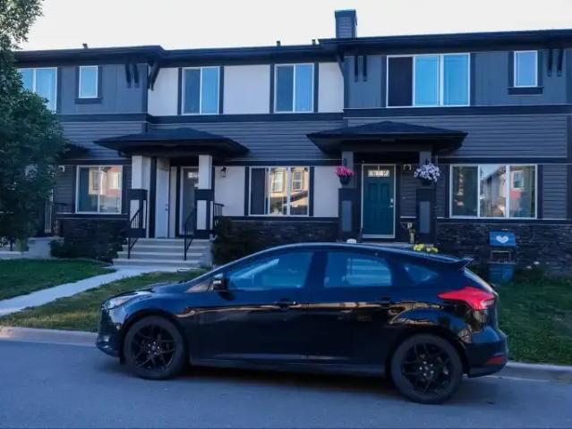 For Rent 3 Bedroom Townhouse Cochrane AB DS105991834