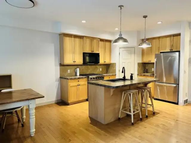 For Rent 3 Bedroom Townhouse Cochrane AB DS106223316