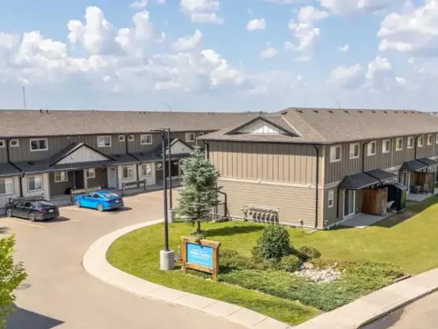 For Rent 3 Bedroom Townhouse Cold Lake AB DS105642570