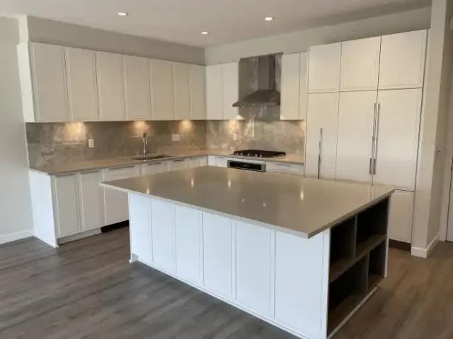 For Rent 3 Bedroom Townhouse Delta BC DS104864036