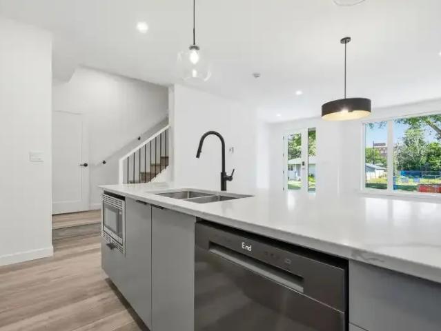 For Rent 3 Bedroom Townhouse Edmonton AB DLS104940722