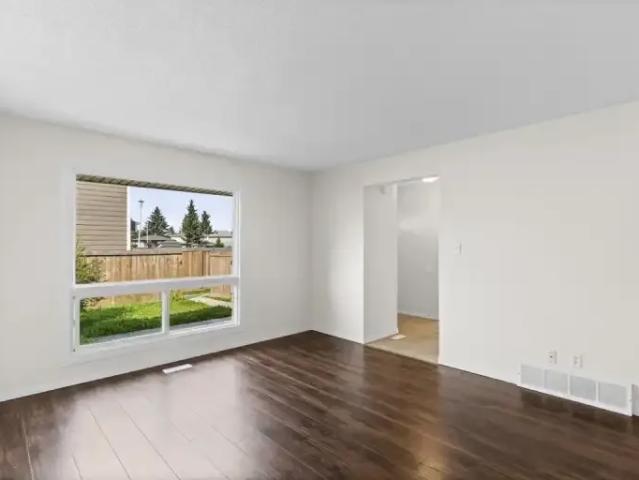 For Rent 3 Bedroom Townhouse Edmonton AB DLS95425531