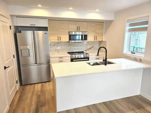 For Rent 3 Bedroom Townhouse Edmonton AB DS104257309