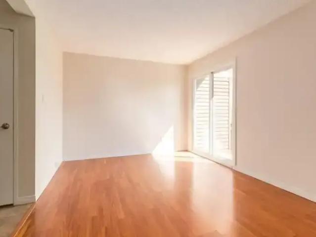 For Rent 3 Bedroom Townhouse Edmonton AB DS104400746