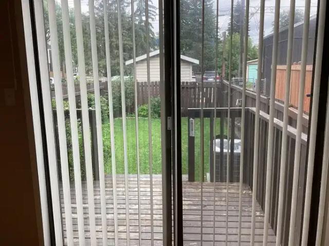 For Rent 3 Bedroom Townhouse Edmonton AB DS104401501