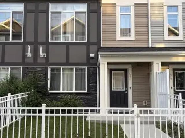 For Rent 3 Bedroom Townhouse Edmonton AB DS104401552