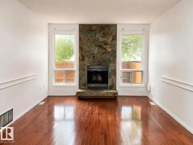 For Rent 3 Bedroom Townhouse Edmonton AB DS104471182