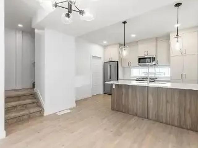 For Rent 3 Bedroom Townhouse Edmonton AB DS104506753