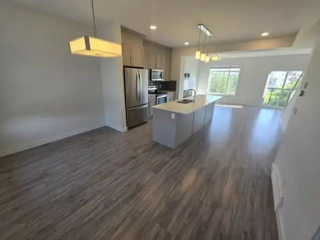 For Rent 3 Bedroom Townhouse Edmonton AB DS104506779