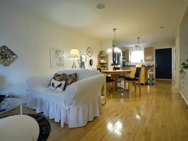 For Rent 3 Bedroom Townhouse Edmonton AB DS104638309