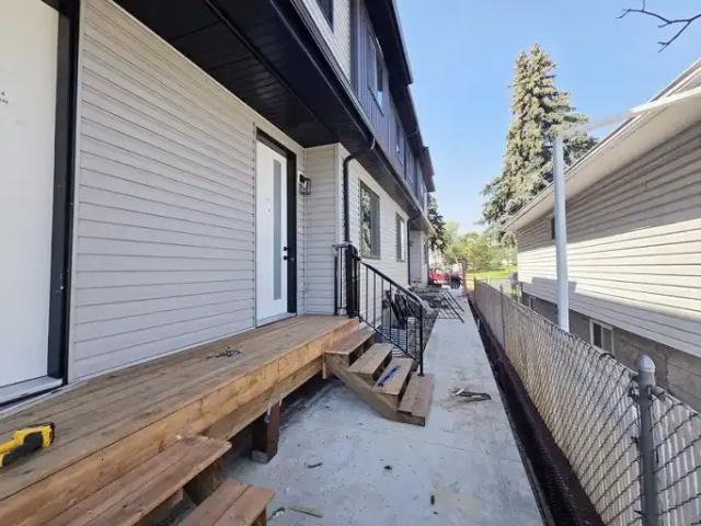 For Rent 3 Bedroom Townhouse Edmonton AB DS104681767