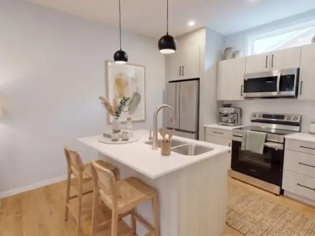 For Rent 3 Bedroom Townhouse Edmonton AB DS104711380