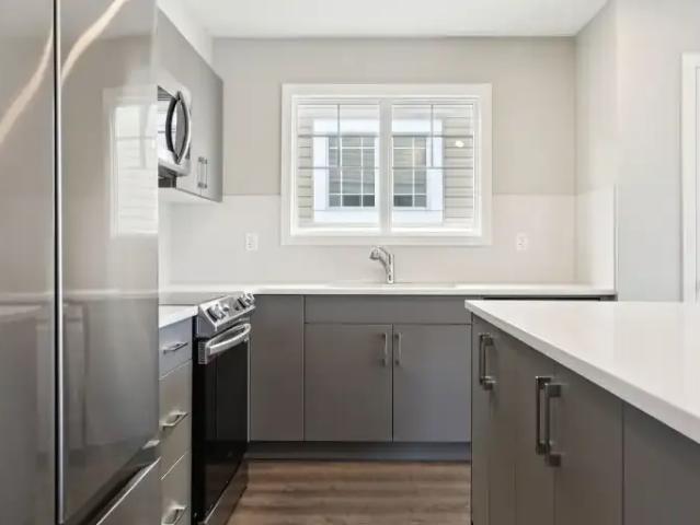 For Rent 3 Bedroom Townhouse Edmonton AB DS104753733