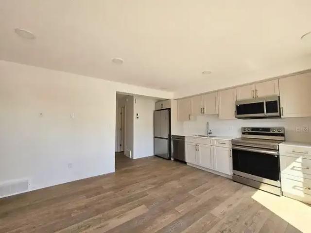 For Rent 3 Bedroom Townhouse Edmonton AB DS104794590