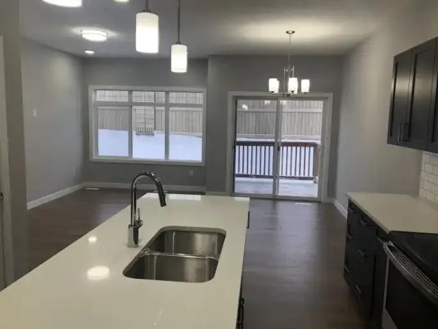 For Rent 3 Bedroom Townhouse Edmonton AB DS104841796