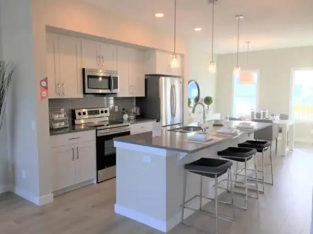 For Rent 3 Bedroom Townhouse Edmonton AB DS104940258