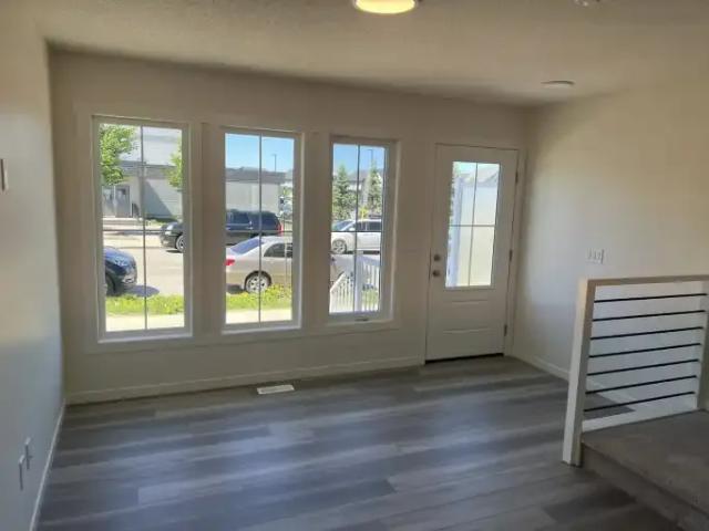 For Rent 3 Bedroom Townhouse Edmonton AB DS104957524