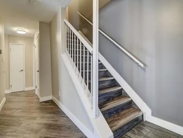 For Rent 3 Bedroom Townhouse Edmonton AB DS104972083
