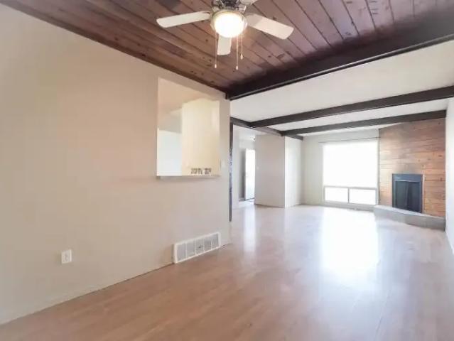 For Rent 3 Bedroom Townhouse Edmonton AB DS104972115