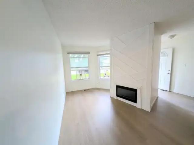 For Rent 3 Bedroom Townhouse Edmonton AB DS104991523