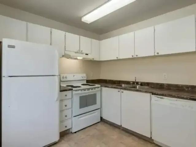For Rent 3 Bedroom Townhouse Edmonton AB DS105100138