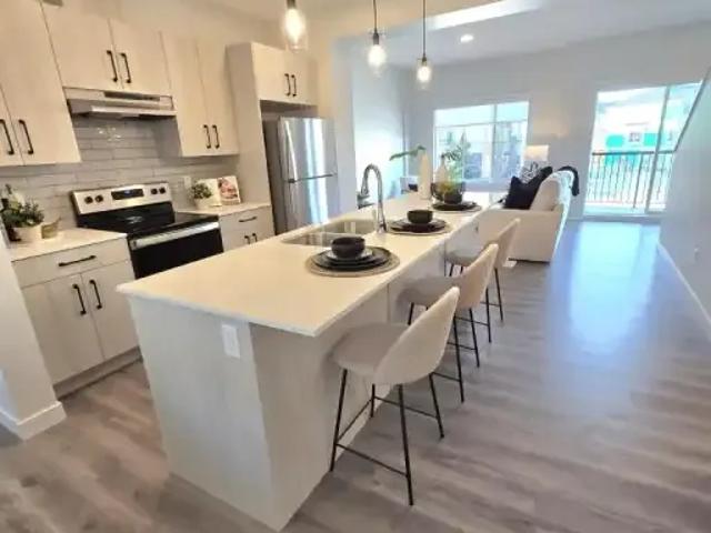 For Rent 3 Bedroom Townhouse Edmonton AB DS105135230