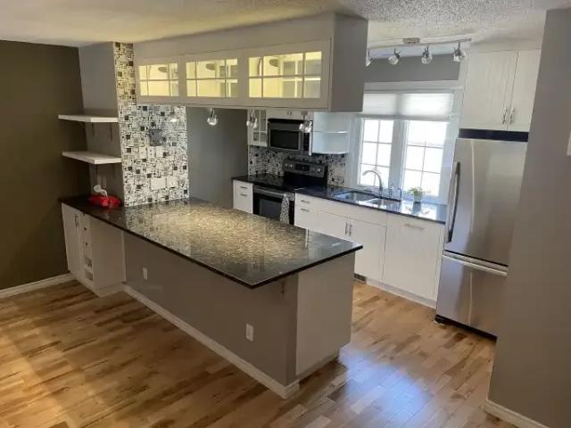 For Rent 3 Bedroom Townhouse Edmonton AB DS105150611