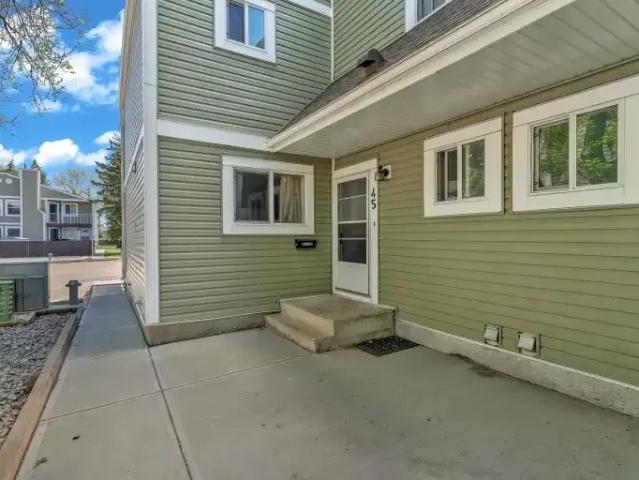 For Rent 3 Bedroom Townhouse Edmonton AB DS105186009