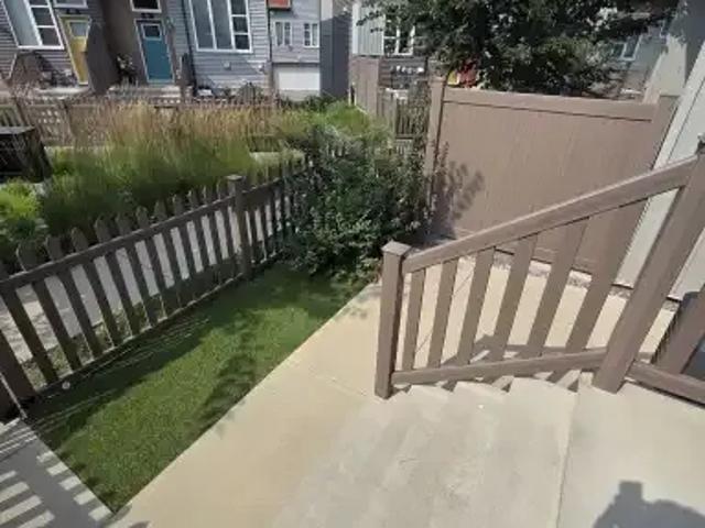 For Rent 3 Bedroom Townhouse Edmonton AB DS105235031