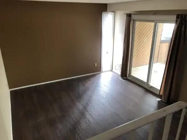For Rent 3 Bedroom Townhouse Edmonton AB DS105235048