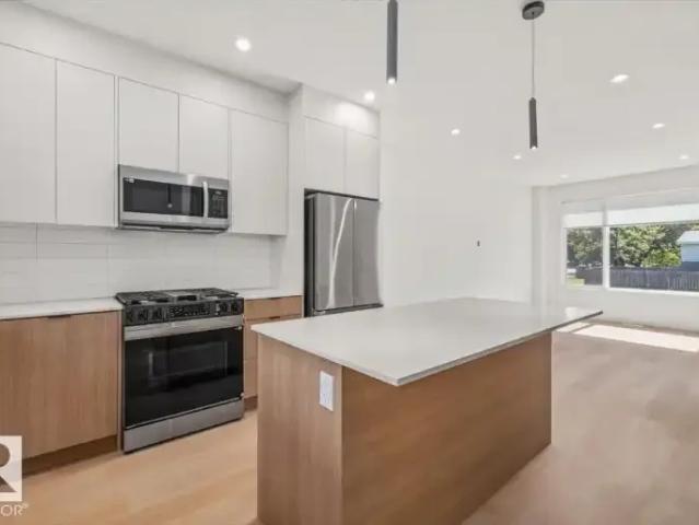 For Rent 3 Bedroom Townhouse Edmonton AB DS105249159