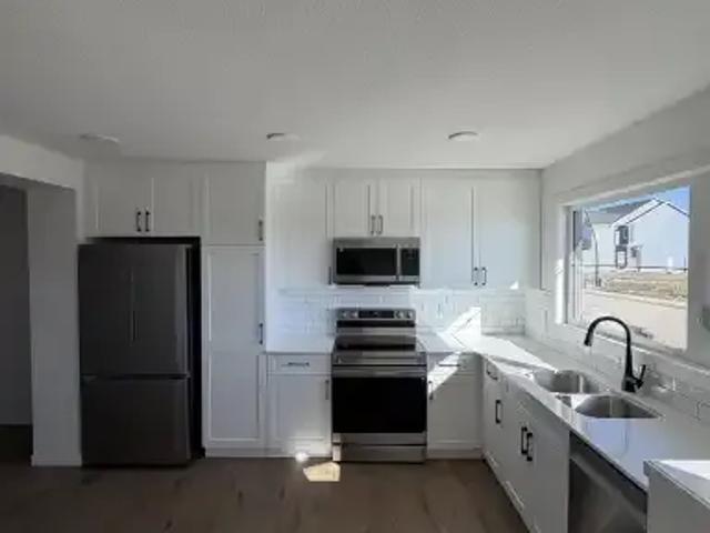 For Rent 3 Bedroom Townhouse Edmonton AB DS105543343