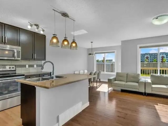 For Rent 3 Bedroom Townhouse Edmonton AB DS105554490