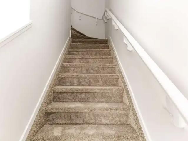 For Rent 3 Bedroom Townhouse Edmonton AB DS105580658