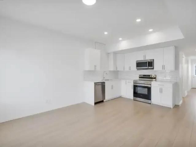 For Rent 3 Bedroom Townhouse Edmonton AB DS105580925