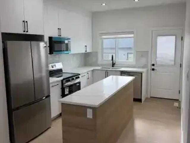 For Rent 3 Bedroom Townhouse Edmonton AB DS105601945