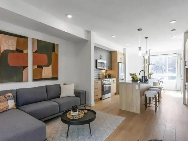 For Rent 3 Bedroom Townhouse Edmonton AB DS105601943