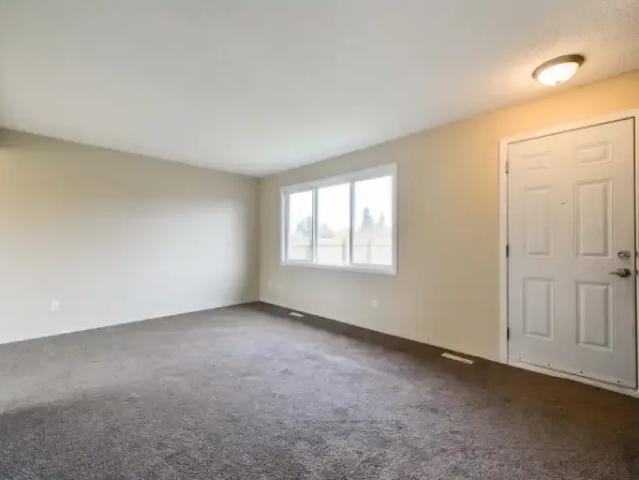 For Rent 3 Bedroom Townhouse Edmonton AB DS105622994