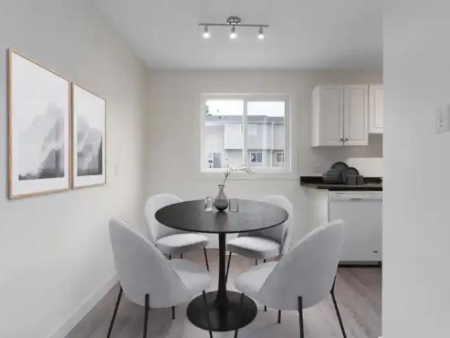 For Rent 3 Bedroom Townhouse Edmonton AB DS105674555